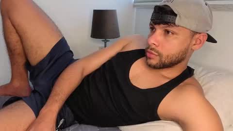 Independent       model  online show from November 2025 06:28:02 PM