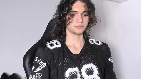 Snapshot of halan_jr chatting on February 2025 01:34:02 AM halan online show from February 2025 01:34:02 AM