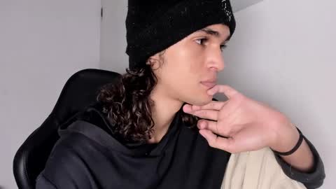 Snapshot of halan_jr chatting on March 2025 08:37:02 AM halan online show from March 2025 08:37:02 AM