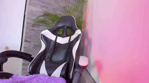 Anahis online show from December 2024 04:12:02 AM