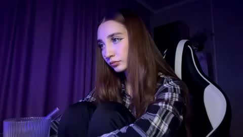 Holly online show from November 2025 07:34:02 PM