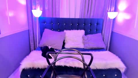 Snapshot of hallsred_rh chatting on January 2025 12:35:02 AM Halls Red online show from January 2025 12:35:02 AM