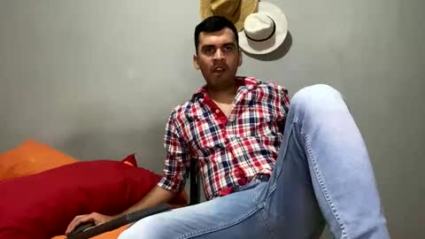 hamiltong12 online show from November 2025 04:12:01 AM