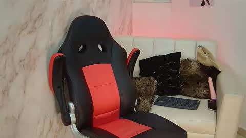 Hamsel  online show from March 2026 07:39:01 PM