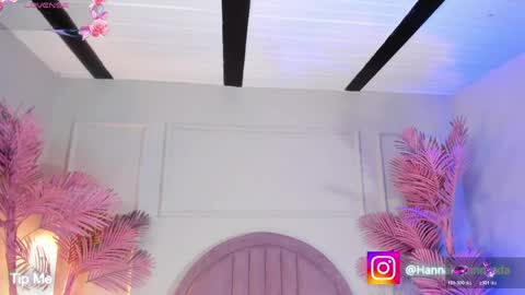 hanaahquinn online show from April 2026 11:37:01 AM