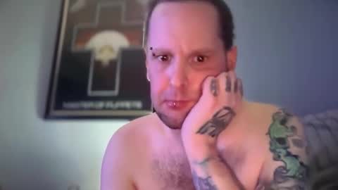 hand_banana_420 online show from March 2026 07:38:01 PM