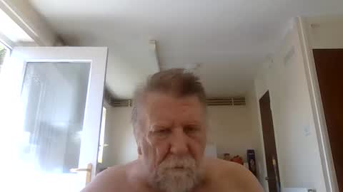 Snapshot of handiman1001 chatting on July 2026 01:48:01 PM handiman1001 online show from July 2026 01:48:01 PM
