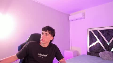 leonardfarrucknick and otis online show from February 2026 02:59:02 AM