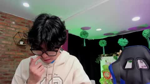 leonardfarrucknick and otis online show from March 2026 12:32:02 PM