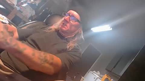 handystud33 online show from April 2026 10:38:01 AM