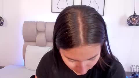 Snapshot of hanna__evans_ chatting on December 2025 12:21:02 PM hanna__evans_ online show from December 2025 12:21:02 PM