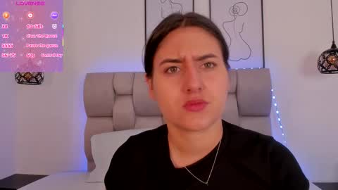 Snapshot of hanna__evans_ chatting on January 2026 11:56:01 AM hanna__evans_ online show from January 2026 11:56:01 AM