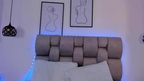 Snapshot of hanna__evans_ chatting on January 2026 12:11:01 PM hanna__evans_ online show from January 2026 12:11:01 PM