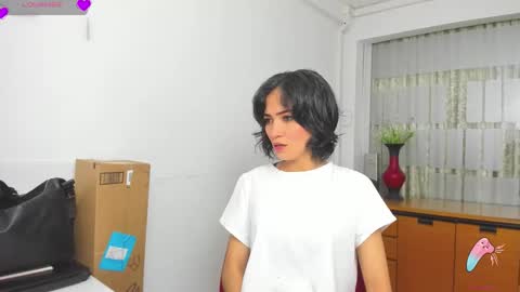 Sara online show from November 2025 02:22:01 PM