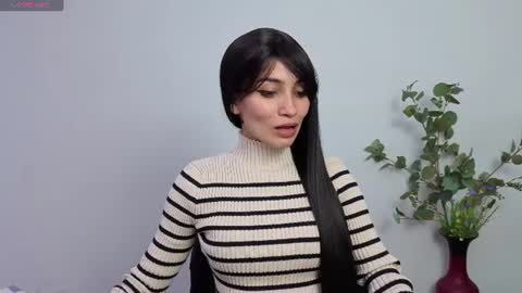 Snapshot of hanna_chloe chatting on June 2026 03:24:02 PM Sara online show from June 2026 03:24:02 PM