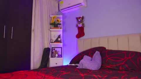 HANNA  online show from December 2024 10:48:01 PM