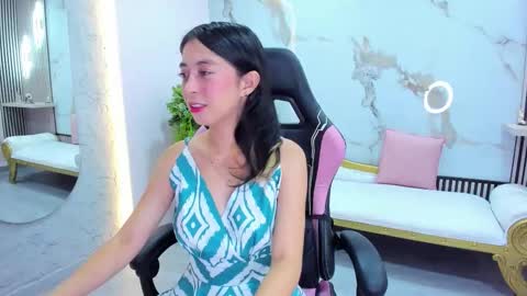 Hanna online show from October 2025 07:04:02 PM