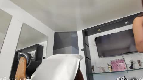 hannah dilau  online show from October 2025 09:48:02 PM