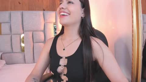 hanna_gomeez online show from October 2025 07:38:02 PM