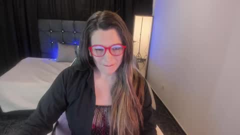 hanna_ma online show from October 2025 01:41:02 PM