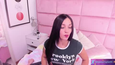 Snapshot of hanna_taylorr chatting on February 2025 11:12:02 AM  Hanna  online show from February 2025 11:12:02 AM