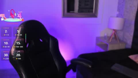 Hanna  online show from November 2025 07:58:01 PM