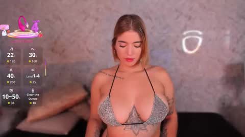 Hanna  online show from December 2025 08:57:01 PM