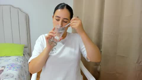 Hanna online show from October 2025 12:45:01 AM