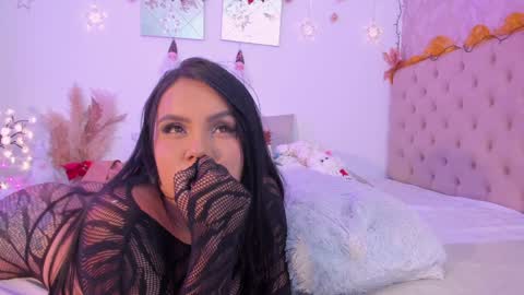 Hanna Brunn  online show from December 2024 10:11:01 PM