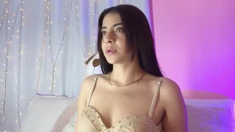 hannacruzsj online show from December 2025 05:00:01 PM