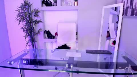 HANNAH HOWELL online show from February 2025 04:02:01 PM