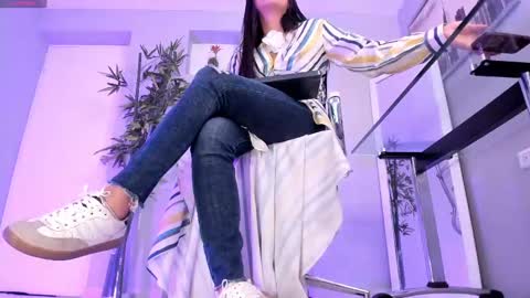 HANNAH HOWELL online show from February 2025 09:47:01 AM