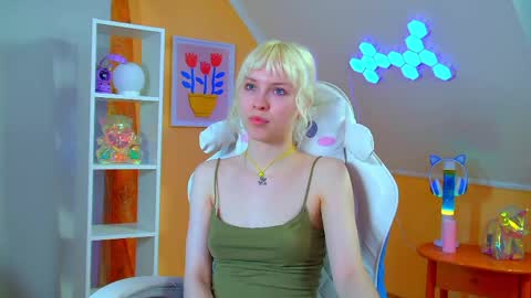 Snapshot of hannahhollis chatting on June 2026 03:39:02 PM Hannah online show from June 2026 03:39:02 PM