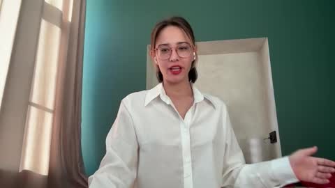 hannahinto online show from March 2026 12:52:01 PM