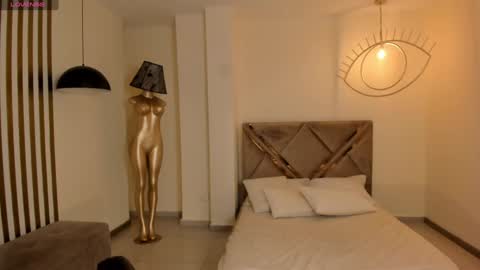 HANNAH J online show from December 2024 06:50:01 PM