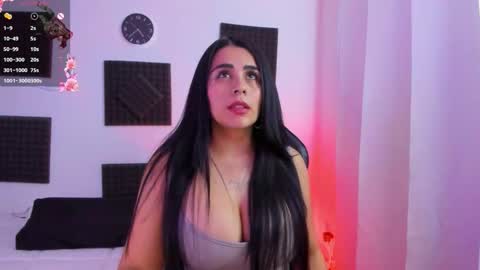 Snapshot of hannarusso chatting on October 2025 09:37:02 PM Hanna online show from October 2025 09:37:02 PM