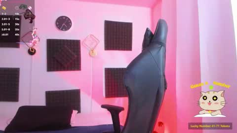 Hanna  online show from November 2025 09:35:02 PM