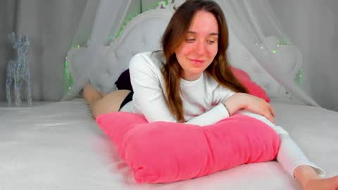 Hannavanilla online show from April 2026 01:21:01 AM