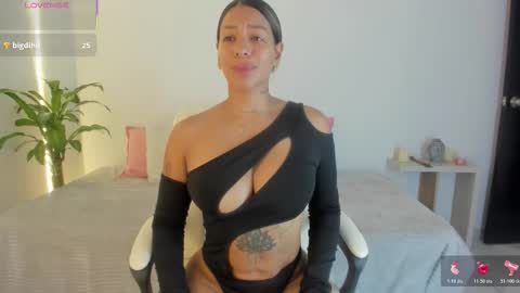 Hanna Williams  online show from February 2026 04:05:02 PM