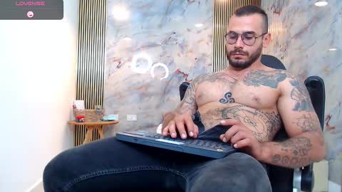 Snapshot of hanz_col chatting on January 2025 01:26:01 AM hanz_col online show from January 2025 01:26:01 AM