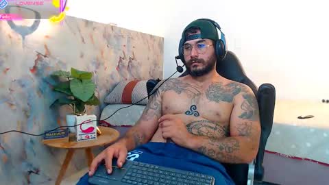 Snapshot of hanz_col chatting on October 2025 11:33:02 AM hanz_col online show from October 2025 11:33:02 AM