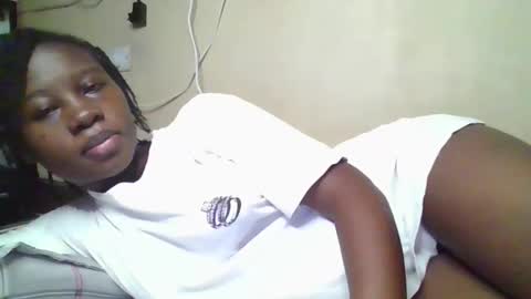 Snapshot of happy_dimple chatting on September 2025 11:12:01 AM happy_dimple online show from September 2025 11:12:01 AM