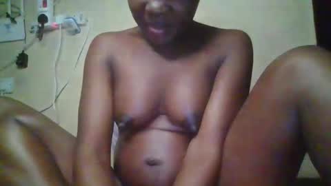 Snapshot of happy_dimple chatting on October 2025 10:56:02 AM happy_dimple online show from October 2025 10:56:02 AM