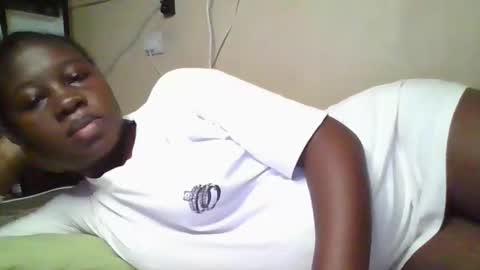 Snapshot of happy_dimple chatting on October 2025 12:07:02 PM happy_dimple online show from October 2025 12:07:02 PM