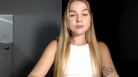 happy_fox_ online show from September 2025 08:32:02 PM