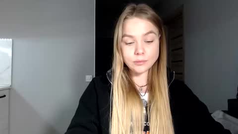 happy_fox_ online show from February 2026 06:37:02 PM