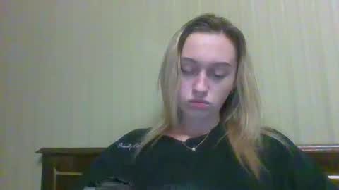 Snapshot of happyanjelika chatting on October 2025 05:22:01 PM Anjelika online show from October 2025 05:22:01 PM