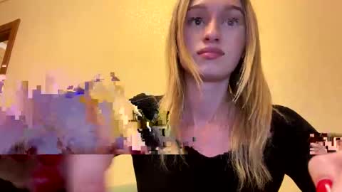 Snapshot of happyanjelika chatting on October 2025 02:17:02 PM Anjelika online show from October 2025 02:17:02 PM