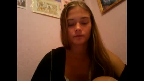 HappyEmily online show from September 2025 06:24:02 PM