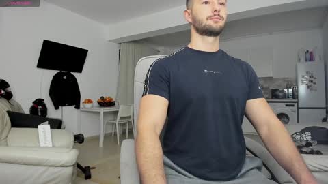 Snapshot of hard_chriss chatting on December 2024 05:16:01 AM Hard Cock online show from December 2024 05:16:01 AM